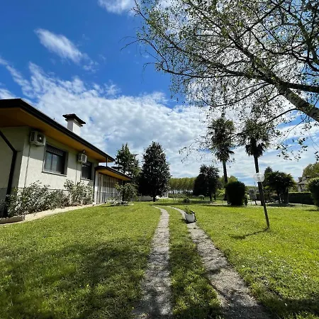 Da Leone Panzió Palazzolo dello Stella